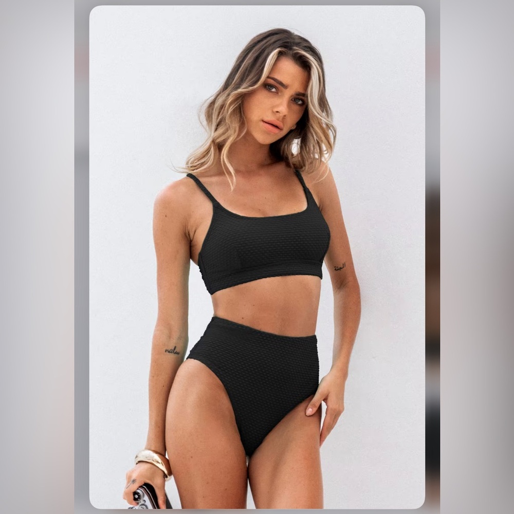 *BRAND NEW* Cupshe Textured Black Scoop Neck Bikini Top & High-Rise Bottoms Set
